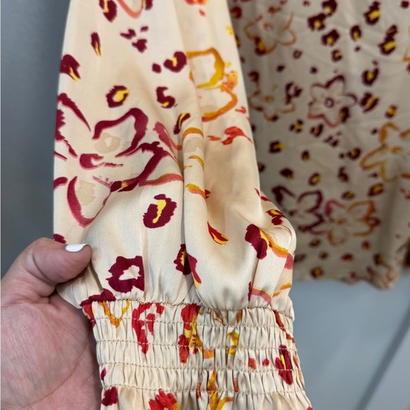 JODIFL Cream Long Sleeve Blouse with Nature Inspired Print - Picture 2 of 6